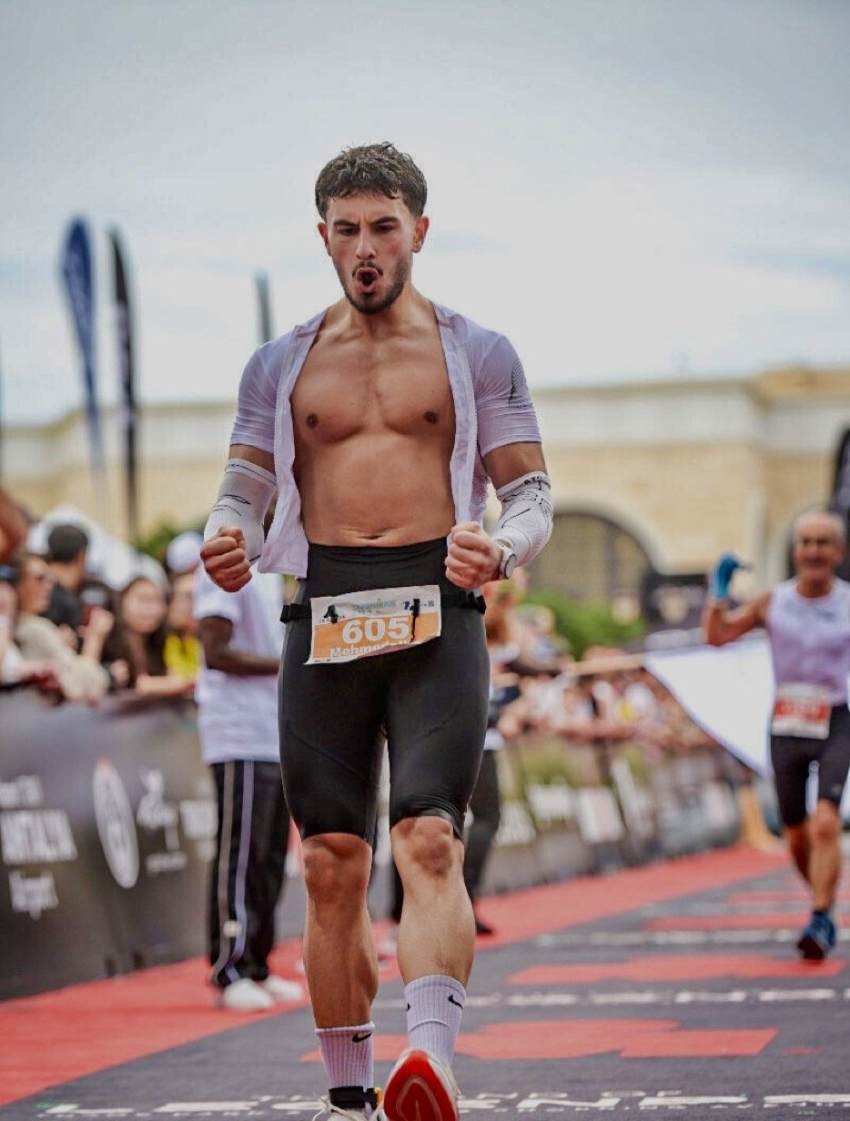 Meho beim Ironman-Zieleinlauf